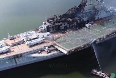 Майже вщент вигорів: у Китаї спалахнув колишній радянський авіаносець ‎Мінськ‎
