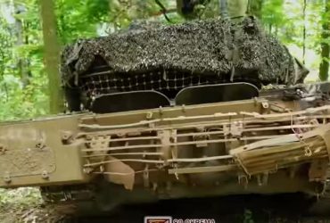 Машина войны будет уничтожать своих создателей: на Курщине ВСУ затрофеили российский танк (видео)