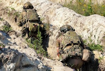 Отпуск для военных: юрист назвала три варианта выезда за границу