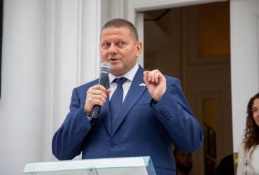 Дива не буде: Залужний заявив, що Україні не варто сподіватись на повернення кордонів 1991 року