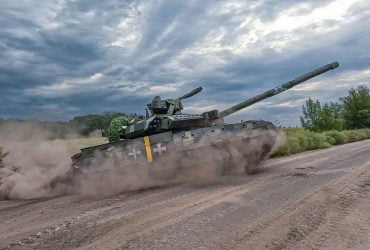 Третья танковая бригада впервые показала украинский Оплот (фото)