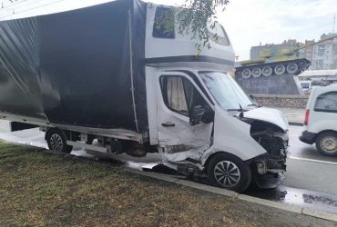 У Миколаєві у ДТП потрапила фура із замороженими собачими тушами (фото)