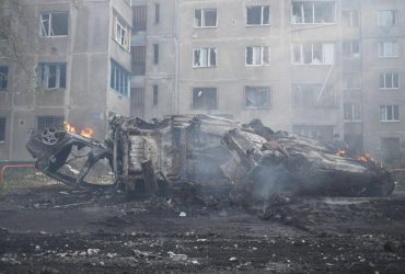 Число пострадавших и жертв удара РФ по Харькову растет: все подробности