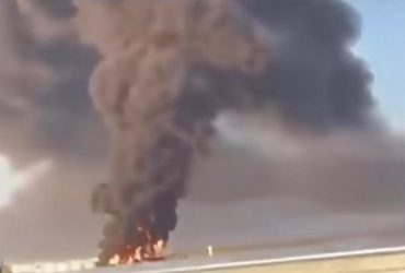 Пожар на нефтебазе Атлас в Ростовской области РФ продолжается, - СМИ (фото)