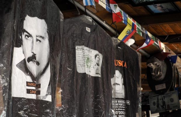 Колумбия хочет запретить сувениры с наркобароном Пабло Эскобаром: туристам тоже грозят штрафы