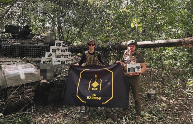 Брат відомого українського співака загинув на війні: "Мій титан"