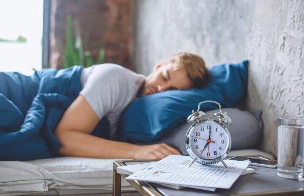 Експерти пояснили, чому туристам складно заснути у відпустці – і як із цим боротися