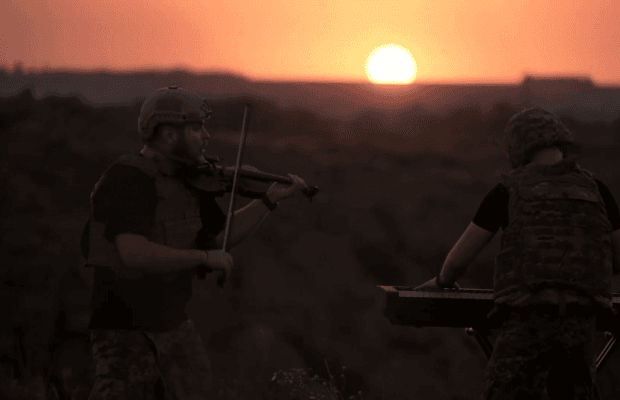 Вакарчук, Хливнюк і Даха Браха: вийшов трейлер документального фільму "Озброєні піснею"