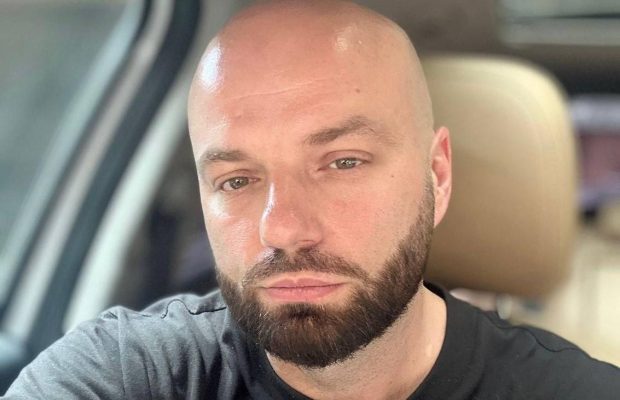 Відомий український ведучий розповів, що його мама підтримує агресію РФ: "Вона виходить на мітинги"