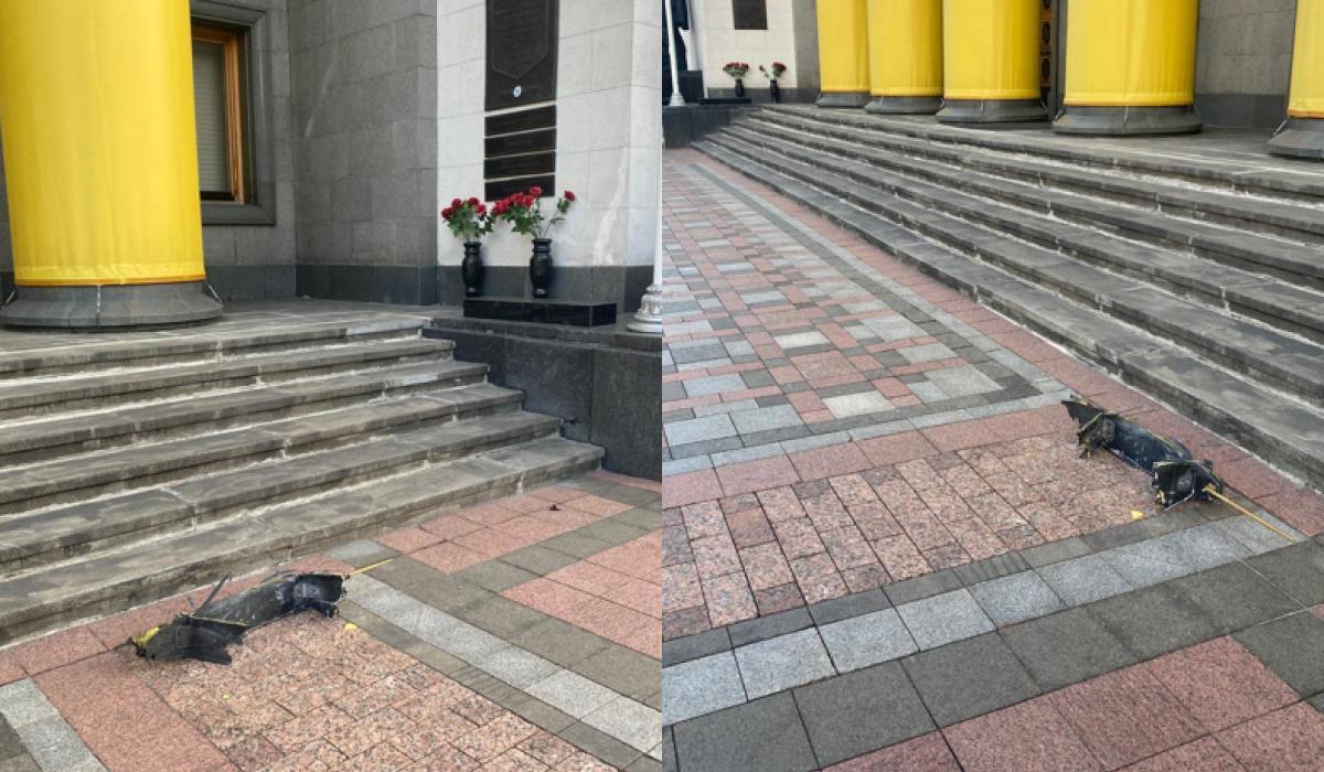 Російський дрон намагався атакувати будівлю Верховної Ради / колаж УНІАН, фото Верховної Ради Російський дрон намагався атакувати будівлю Верховної Ради / колаж УНІАН, фото Верховної Ради