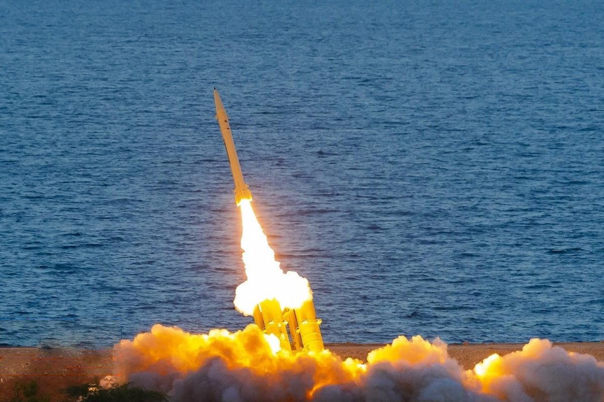 Сколько ракет Fath-360 может получить РФ / фото wikipedia.org Сколько ракет Fath-360 может получить РФ / фото wikipedia.org