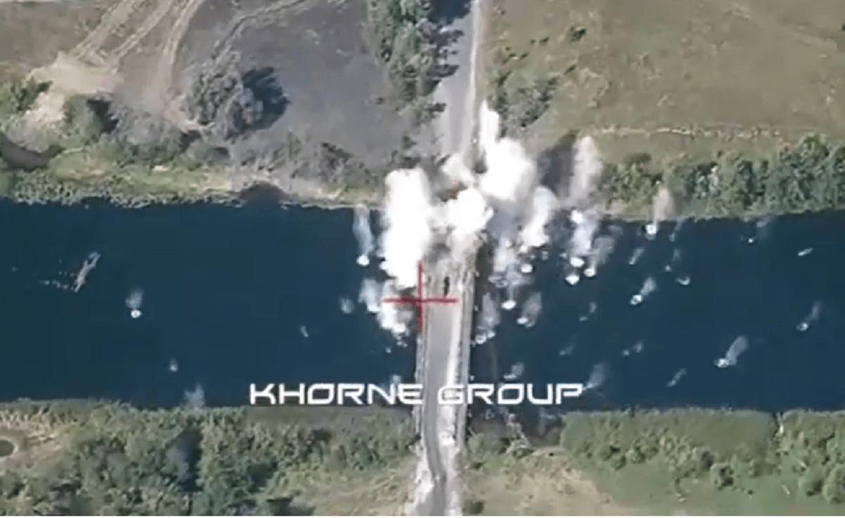 ВСУ уничтожают мосты на Курщине / скриншот из видео Khorne Group ВСУ уничтожают мосты на Курщине / скриншот из видео Khorne Group