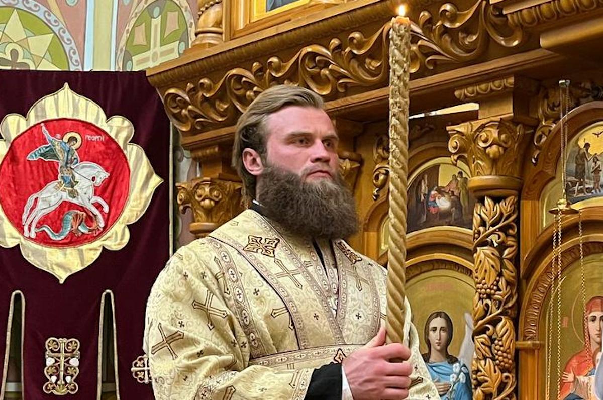 Артем Дмитрук відомий своє набожністю - вдаваною, або реальною / фото t.me/dmytrukartem Артем Дмитрук відомий своє набожністю - вдаваною, або реальною / фото t.me/dmytrukartem