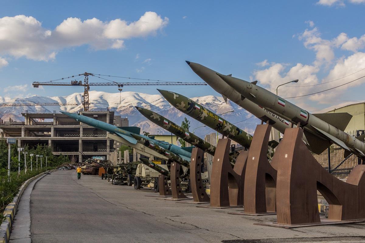 Такие ракеты Иран разрабатывает на двух главных объектах в своей стране / фото ua.depositphotos.com