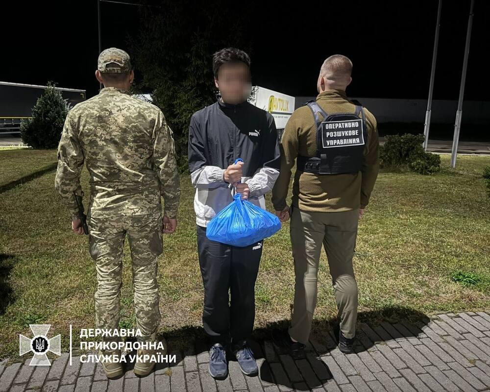 Чоловік довго планував втечу з Батьківщини, але серйозно "проколовся" / фото t.me/DPSUkr Чоловік довго планував втечу з Батьківщини, але серйозно "проколовся" / фото t.me/DPSUkr