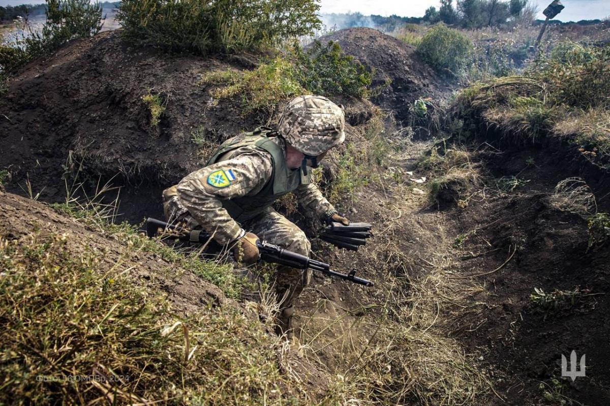 У бригаді НГУ "Хартія" зазначили, що росіянам успішно вдається копати такі тунелі / фото 56 окрема мотопіхотна Маріупольська бригада У бригаді НГУ "Хартія" зазначили, що росіянам успішно вдається копати такі тунелі / фото 56 окрема мотопіхотна Маріупольська бригада
