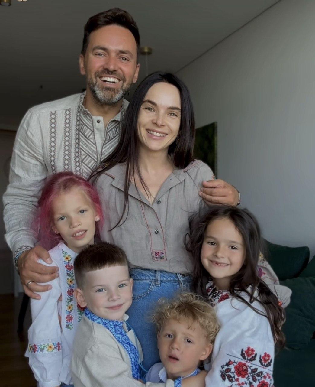 Timur and Inna with children / Instagram photo of Inna Miroshnychenko