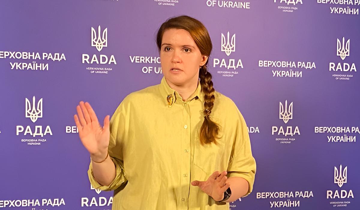 Марьяна Безуглая устроила скандал в Раде / фото УНИАН, Таня Поляковская Марьяна Безуглая устроила скандал в Раде / фото УНИАН, Таня Поляковская