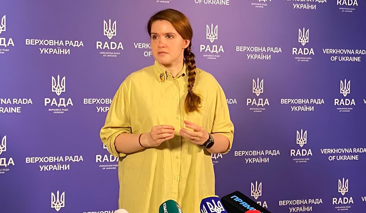 Скандально известная народная депутатка Безуглая вернулась во фракцию 'Слуга народа'