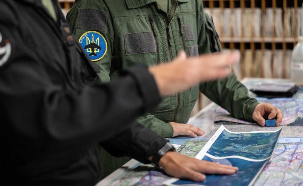Подготовка украинских пилотов во Франции продолжалась в течение шести месяцев / фото Вооруженные Силы Франции Подготовка украинских пилотов во Франции продолжалась в течение шести месяцев / фото Вооруженные Силы Франции
