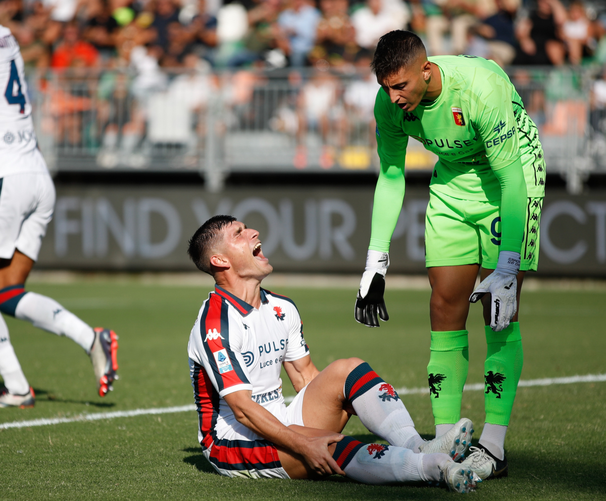 Football player Ruslan Malinovsky was seriously injured during the match / photo Getty Images