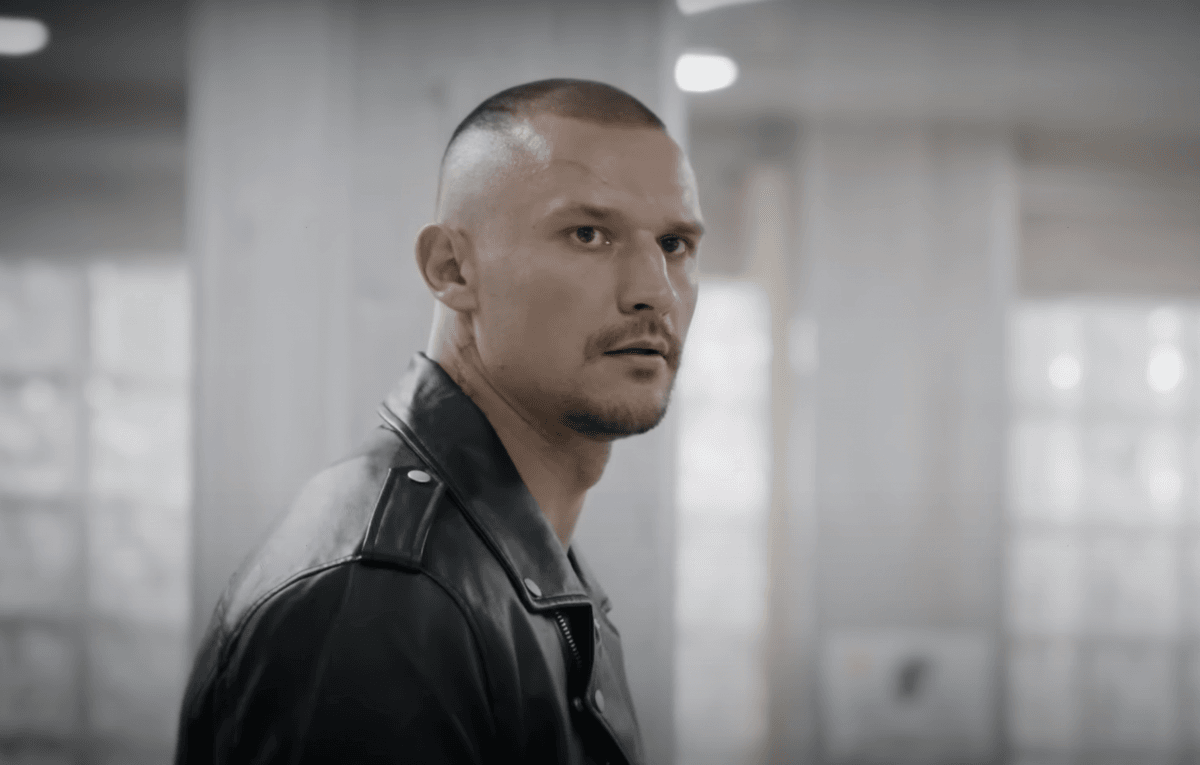 Тарас Цимбалюк в ролі Андрія Балюка / скріншот з відео Тарас Цимбалюк в ролі Андрія Балюка / скріншот з відео