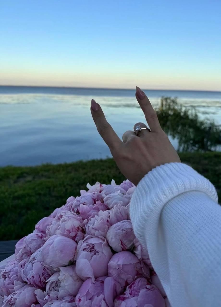 Inessa showed a wedding ring / Instagram photo of Inessa Hrytsaenko