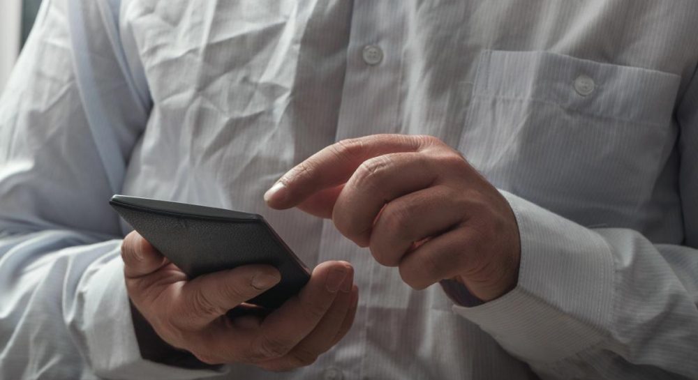 Що означає знак "плюс" у колі