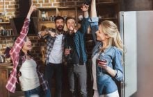 "Тихо встал и ушел": девушка испортила день рождения парня странным "сюрпризом"