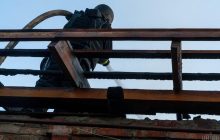 РФ ударила кассетными боеприпасами по поселку на Харьковщине: есть погибшие