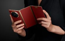 На фото сравнили толщину Galaxy Z Fold 6 и первого в мире трижды складного телефона