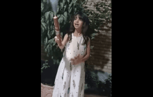 Маленькая девочка забеременела и устроила гендер-пати: сеть в ярости (видео)