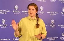 "Два часа стучала в дверь разными частями тела": Безуглая устроила скандал в Раде