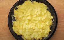 Кухар розкрив секрет, як приготувати "кремову" яєчню-бовтанку: краще не вийде