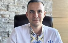 Ціна вбрання лідера фракції Порошенка, який з дружиною у війну "запалював" на Мальдівах, перевищує 10 мільйонів, - експерт