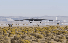 ВВС США представили новейший ядерный бомбардировщик B-21 Raider (видео)
