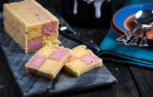 "Королевский" бисквит с джемом: раскрыт самый простой рецепт "Баттенберга"