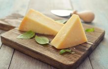 Как хранить сыр в холодильнике, чтобы он не плесневел шесть недель: совет от эксперта