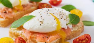 Как вкусно приготовить яйца-пашот: шеф-повар дала удивительный совет