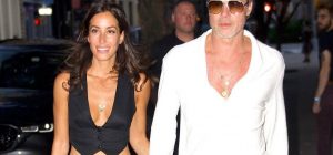 31-летняя девушка Брэда Питта установила свои правила в отношениях