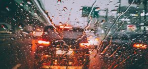 Коли потрібно вмикати "протитуманки", щоб не вліпили штраф: пояснення адвоката