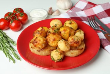 Рецепт картоплі від ведучого та шеф-кухаря MasterChef: один інгредієнт повністю змінить страву