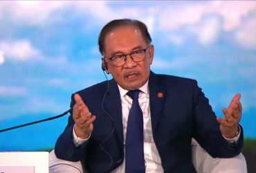 Премьер Малайзии наплевал на жертв малазийского Боинга MH17 и похвалил Путина