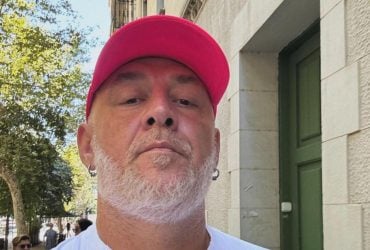 Потап перетворився на пишну блондинку у весільній сукні (фото)