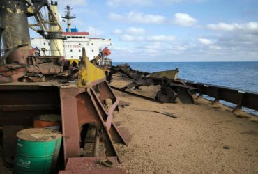 Это ракеты 50 на 50: Плетенчук рассказал подробности об ударе РФ по судну с зерном