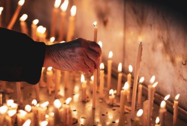 Троїцька батьківська субота 2025: священник розповів, як правильно поминати покійних