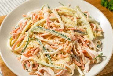 Вам сподобається крабовий салат по-новому: популярний рецепт з Азії