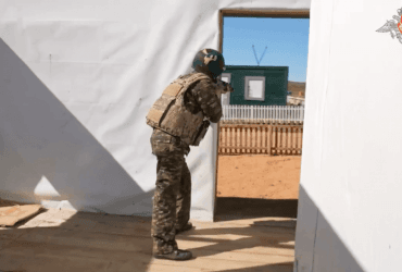 Міноборони РФ показало навчання, на яких військові бігали з криками бу-бу-бу, імітуючи стрільбу