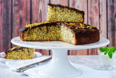 Усе змішати і поставити в духовку: пишний маківник до чаю без зусиль