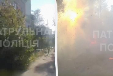 За метри від поліції і рятувальників: зʼявилося відео повторної атаки Шахеда по Сумах